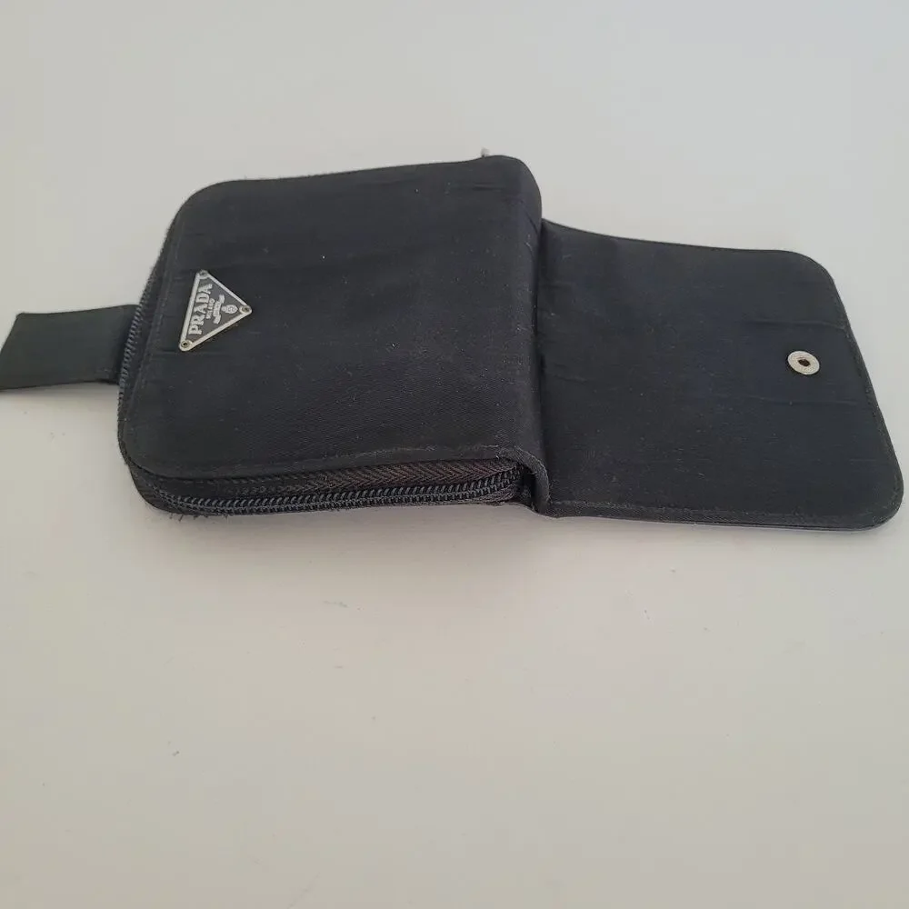 Vintage Prada Milano Black Nylon Saffiano Leather‎ Zip Around Bifold Wallet Made